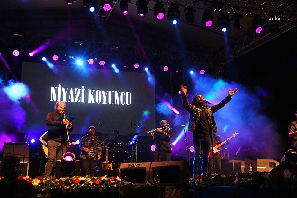 Ataşehir Belediyesi’nin bu yıl yedincisini düzenlediği Kardeş Kültürlerin Festivali tüm