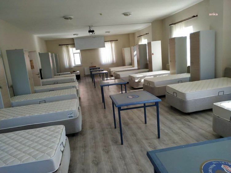 Ankara Kızılay’da bir özel kız öğrenci yurdunda tek kişilik oda