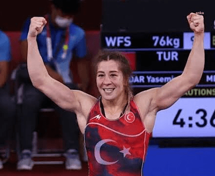 Milli güreşçi Yasemin Adar Yiğit, Sırbistan’da yapılan Dünya Güreş Şampiyonası’nda,