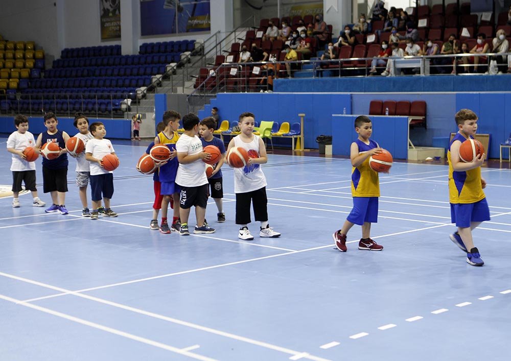 Yenimahalle Belediyesi Spor Kulübü, Yaz Spor Okulları bünyesinde eğitimlerini tamamlarken