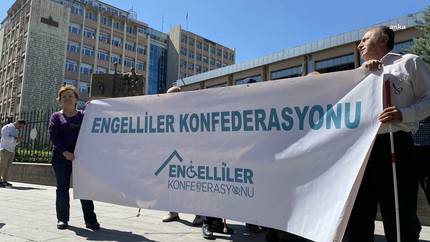 Engelliler Konfederasyonu, Ankara’da Milli Eğitim Bakanlığı (MEB) önünde engellilerin eğitimde