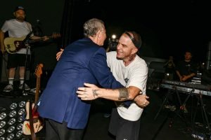 Mansur Yavas ve On Binler, Zafer’in 100. Yilinda Genclik Parkinda Bulustu