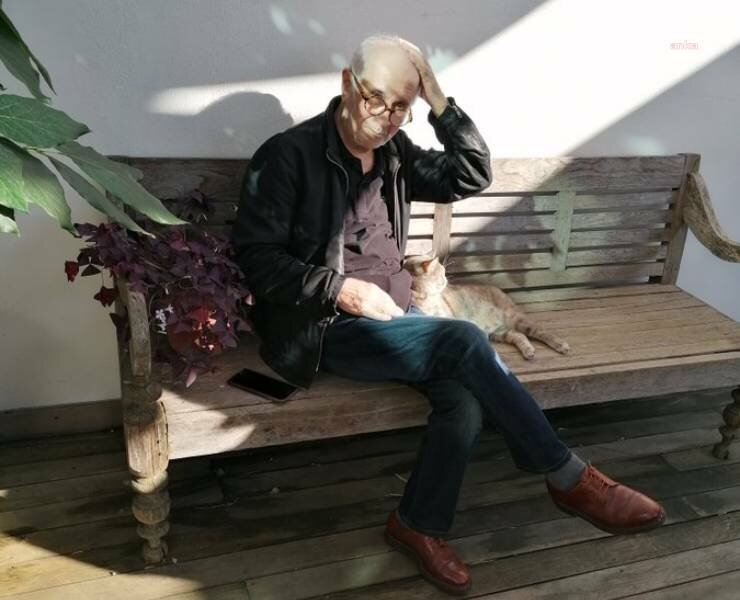 Komet mahlasıyla bilinen ressam ve şair Gürkan Coşkun 81 yaşında