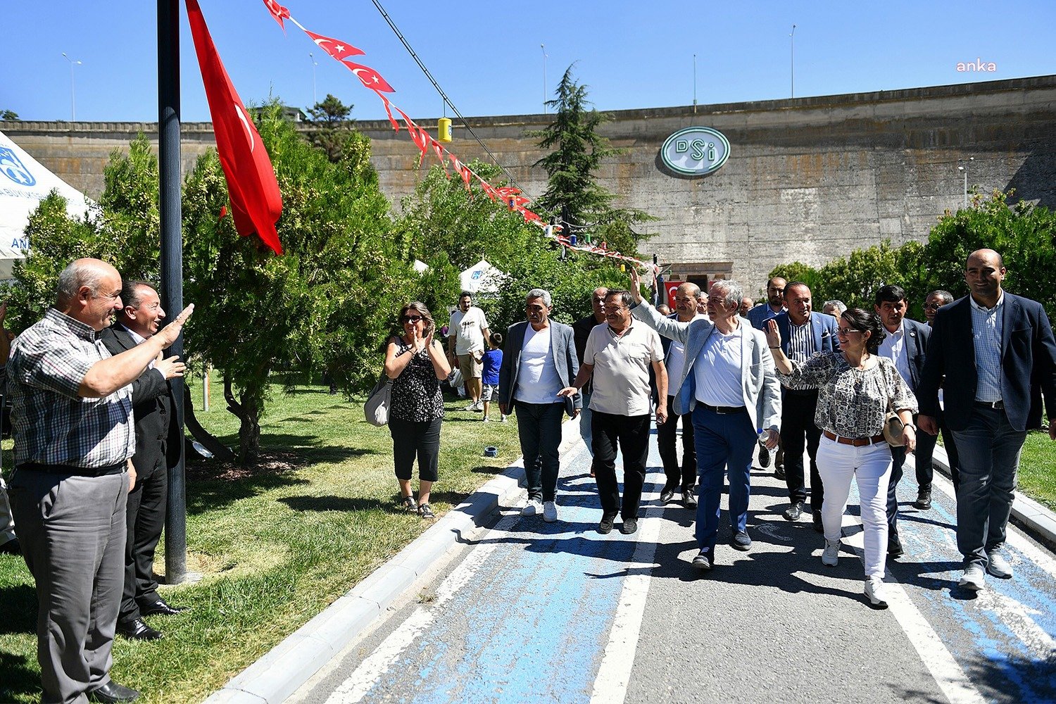 Ankara Büyükşehir Belediye (ABB) Başkanı Mansur Yavaş, eşi Nursen Yavaş