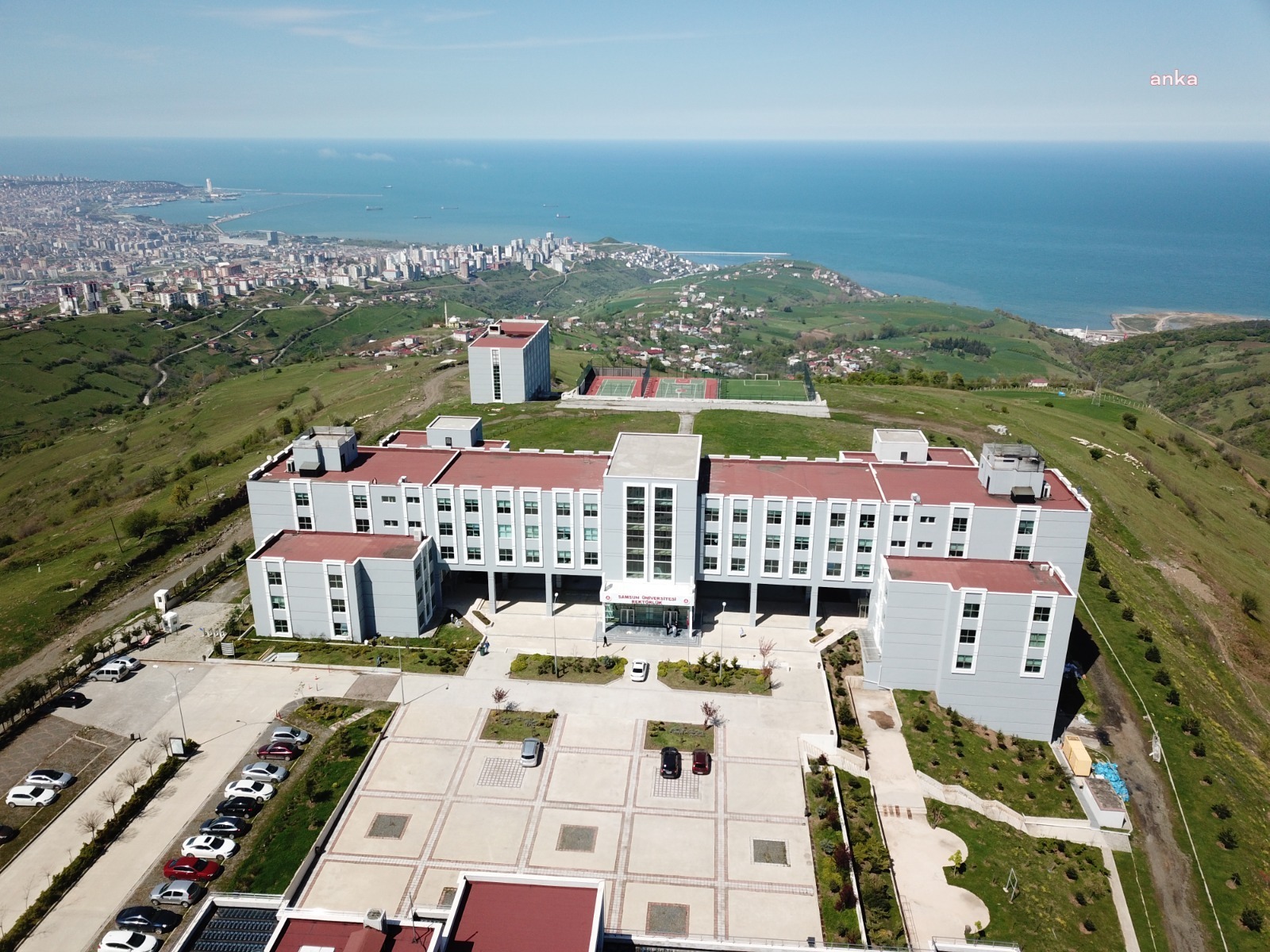 Sayıştay’ın Samsun Üniversitesi 2021 yılı denetim raporuna göre; üniversitenin görevde