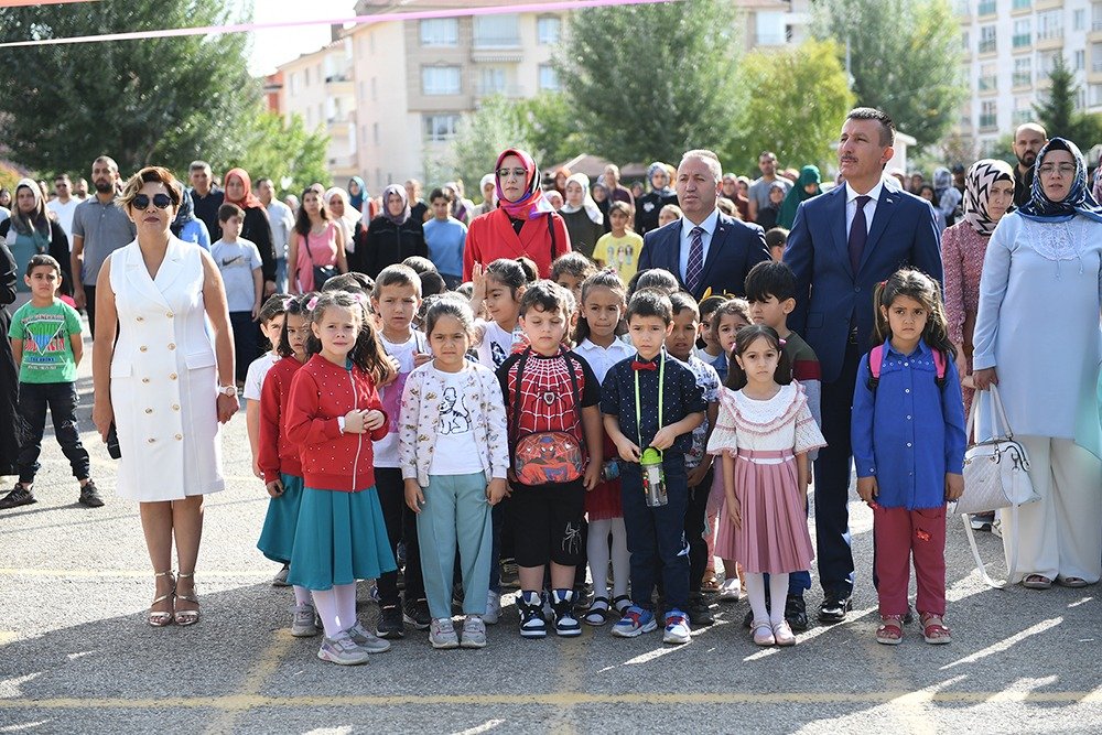 Altındağ Belediyesi her yıl olduğu gibi, bu yıl da, ilkokul