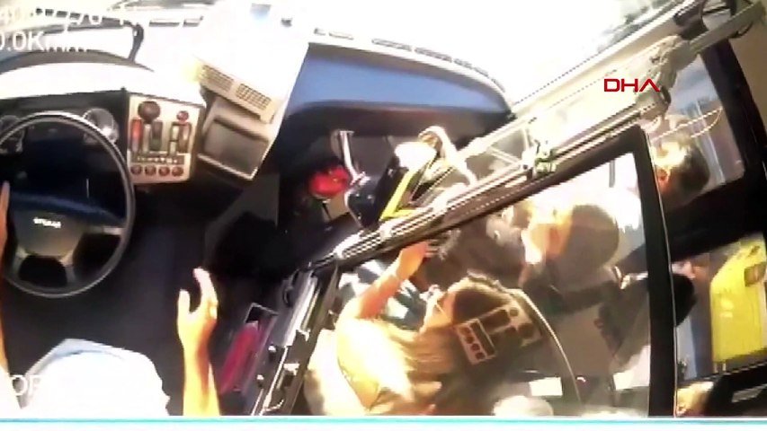 https://abone.ankahaber.net/static//video/dc5fe1a8-eeb0-492a-ad7a-ff5b8319ff15-720.mp4 İstanbul Büyükşehir Belediyesi (İBB) Avcılar’da meydana gelen Metrobüs kazası