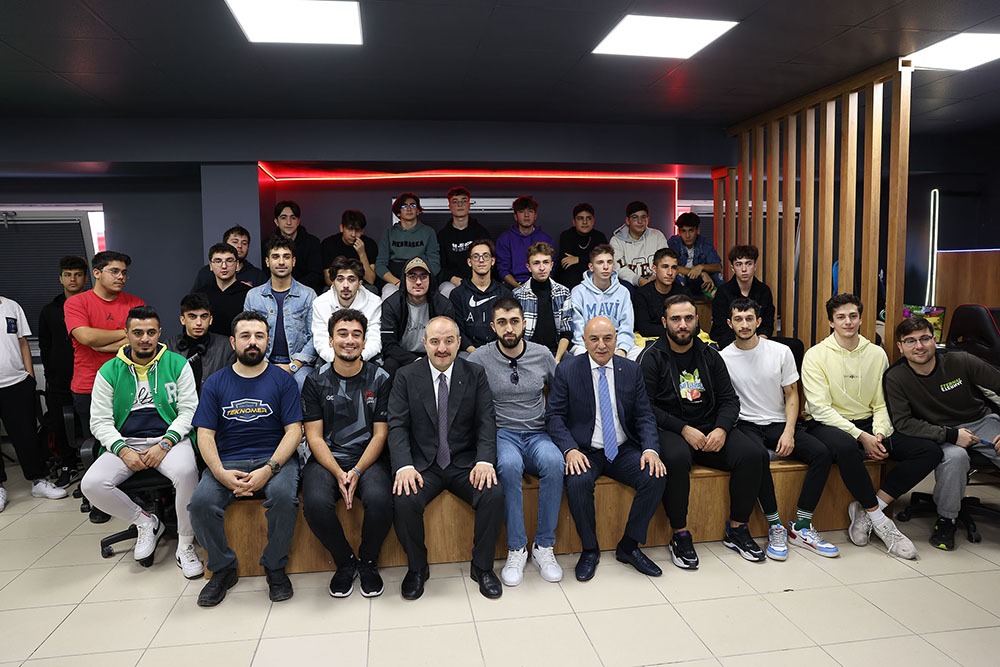 Keçiören’deki Teknoloji Merkezi Bakan Varank’ın Katılımıyla Açıldı Keçiören Belediyesi tarafından ilçedeki Emrah Mahallesi’ne kurulan Prof. Dr. Tunçalp