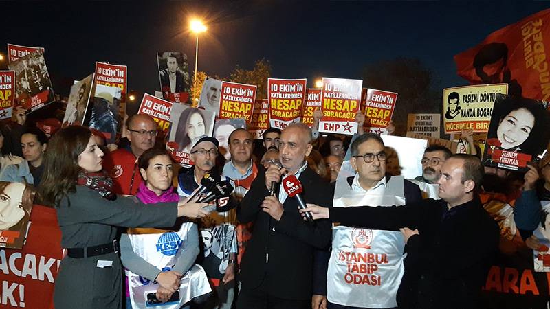 Ankara'da, 10 Ekim 2015 tarihinde Tren Garı önünde düzenlenen bombalı