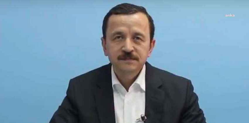 Mete Gündoğan, Saadet Partisi Genel Başkanlığı’na aday olmaktan vazgeçtiğini açıkladı.