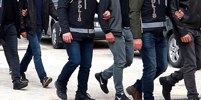 Almanya'da faaliyet gösteren bir enerji şirketinin sahiplerini sahte belgelerle ve