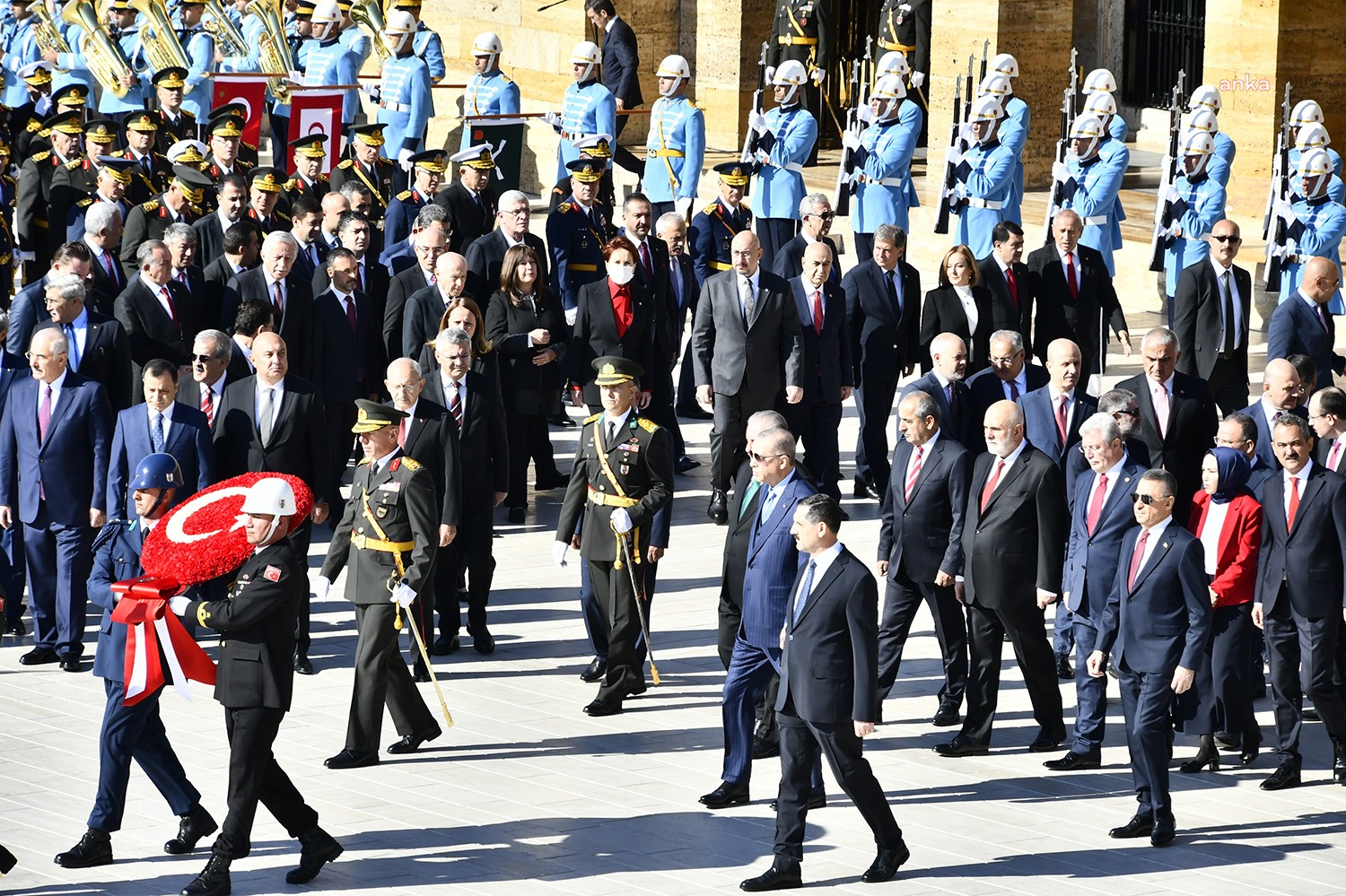 Cumhuriyet’in ilanının 99. Yıl dönümü için Anıtkabir’de resmî tören düzenlendi.