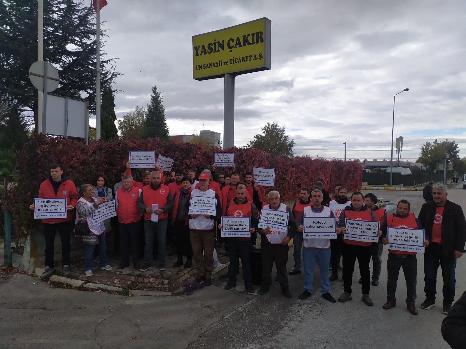 DİSK’e bağlı Türkiye Gıda İş Sendikası tarafından Yasin Çakır Un