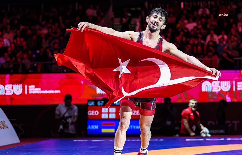 İzmir Büyükşehir Belediyesi Gençlik ve Spor Kulübü güreşçisi Kerem Kamal,