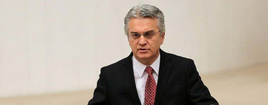 TBMM Plan ve Bütçe Komisyonu'ndaki bütçe görüşmeleri usul tartışmasıyla başladı.
