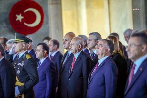 Anitkabir'de Resmi Toren Duzenlendi