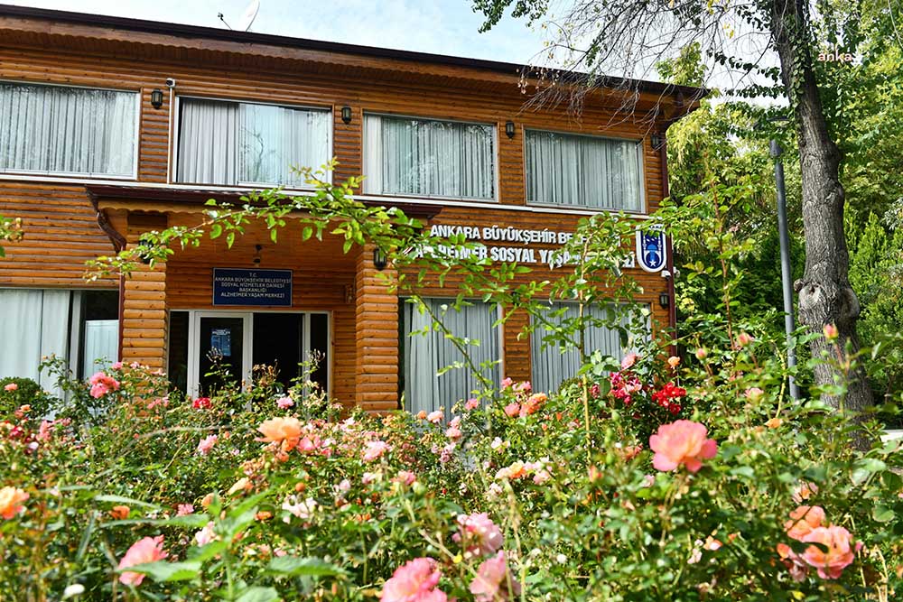 Ankara Büyükşehir Belediyesi'nin alzheimer hastaları için Demet Mahallesi Cemre Parkı