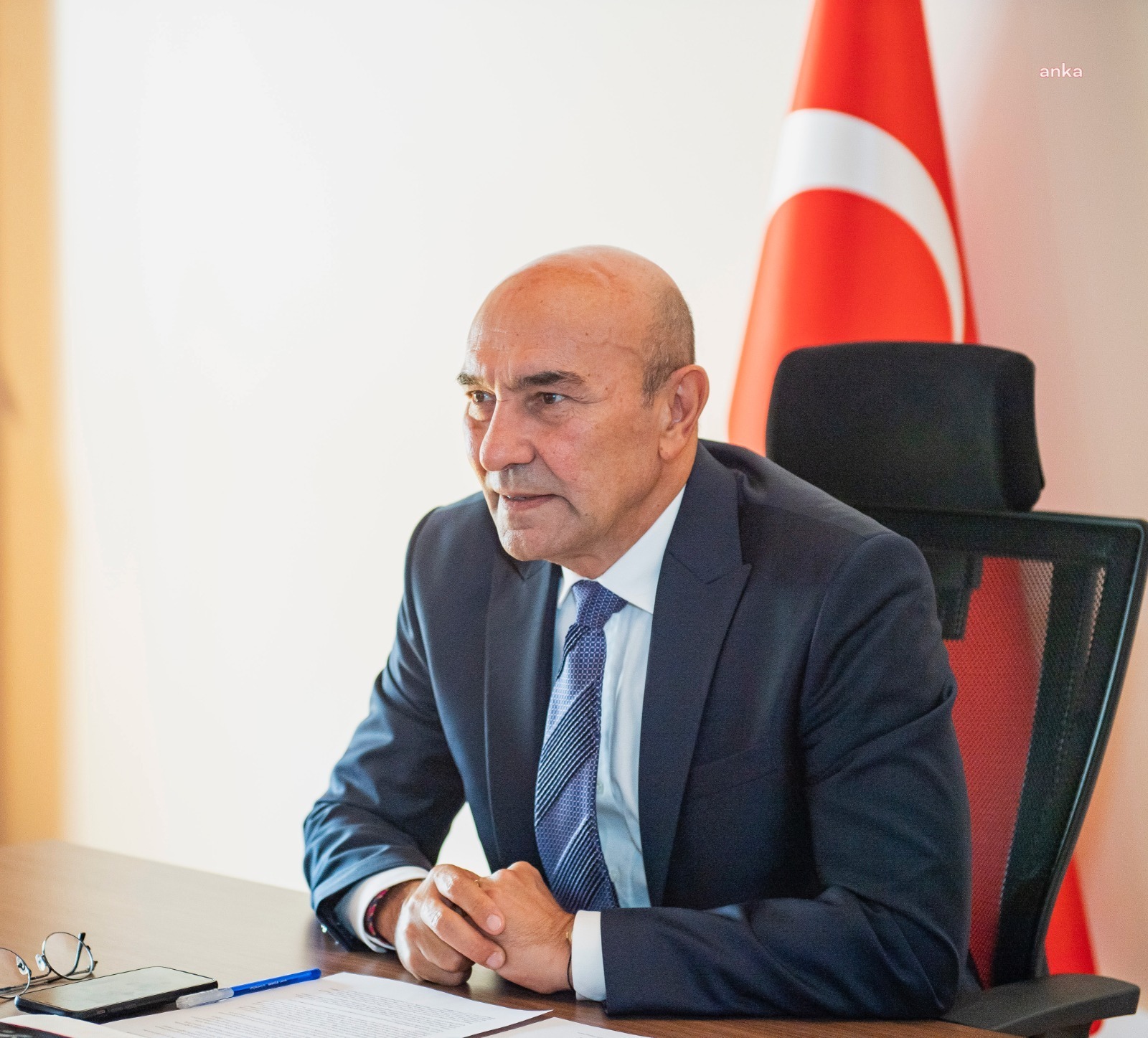 İzmir Büyükşehir Belediye Başkanı Tunç Soyer, SMA hastalarının tedavilerine destek