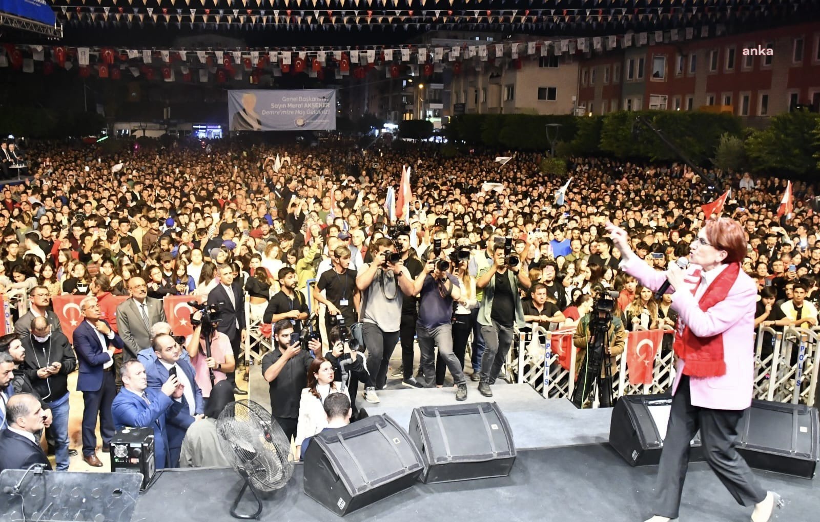 İYİ Parti Genel Başkanı Meral Akşener, Antalya’nın Demre ilçesinde, “Nasıl