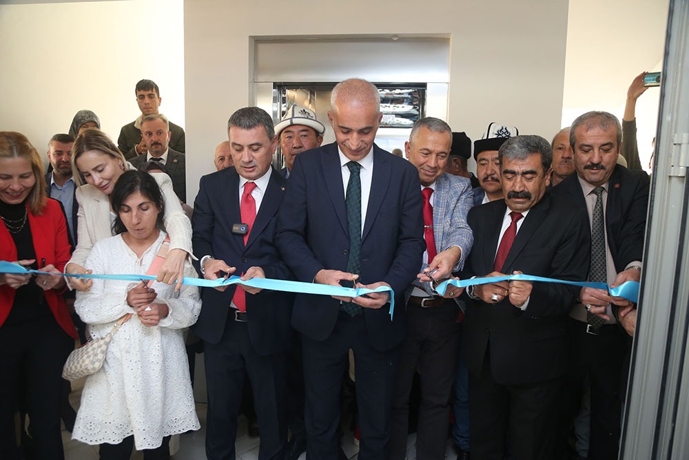 Gölbaşı Belediyesi, Eymir Mahallesi’nde bulunan Prof. Dr. Fuat Sezgin Aile