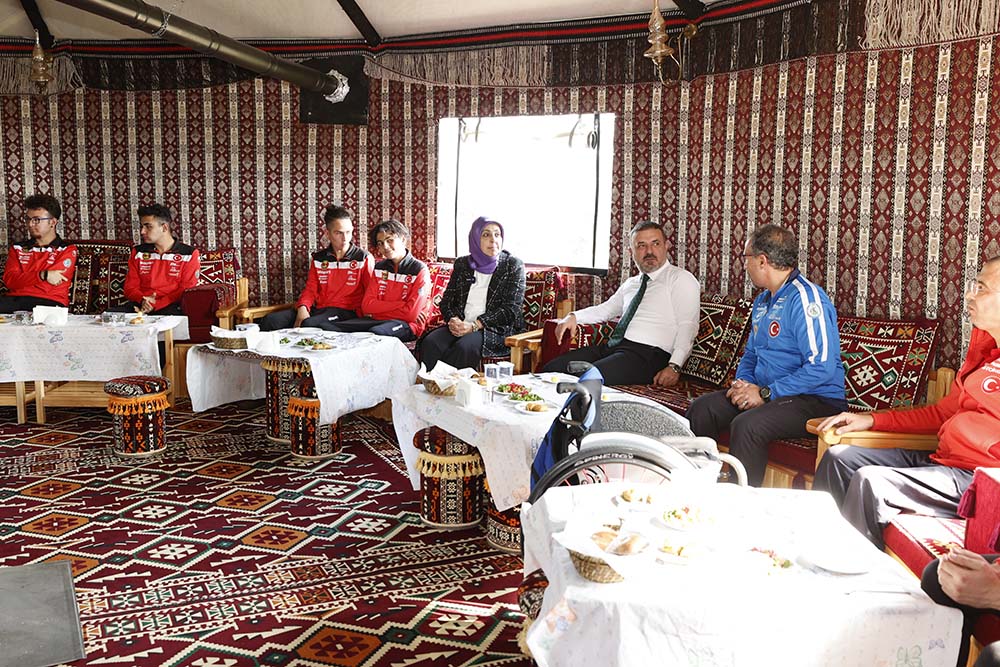 Sincan Belediye Başkanı Murat Ercan, TSK Genç Ampute Futbol Takımını