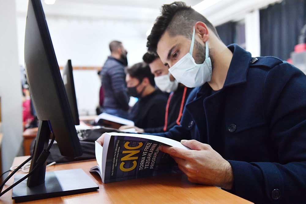 Ankara Büyükşehir Belediyesi ve Gazi Üniversitesi iş birliğiyle düzenlenen Mesleki