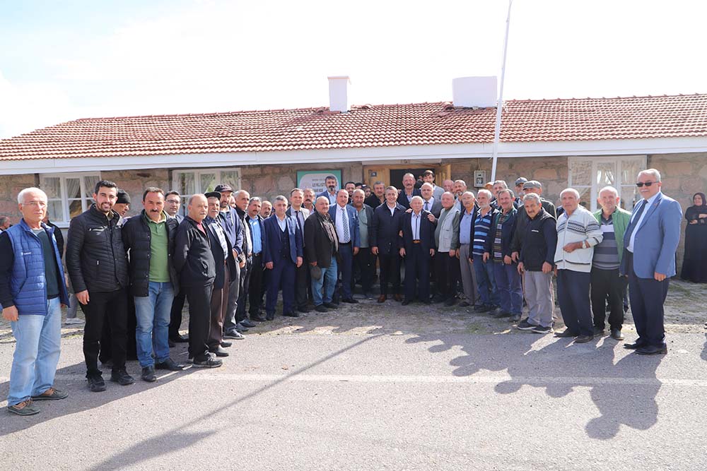 Kızılcahamam Yukarıkese Mahallesi’de geçmiş yıllarda okul olarak hizmet veren ve kullanılmayan binanın tadilatı