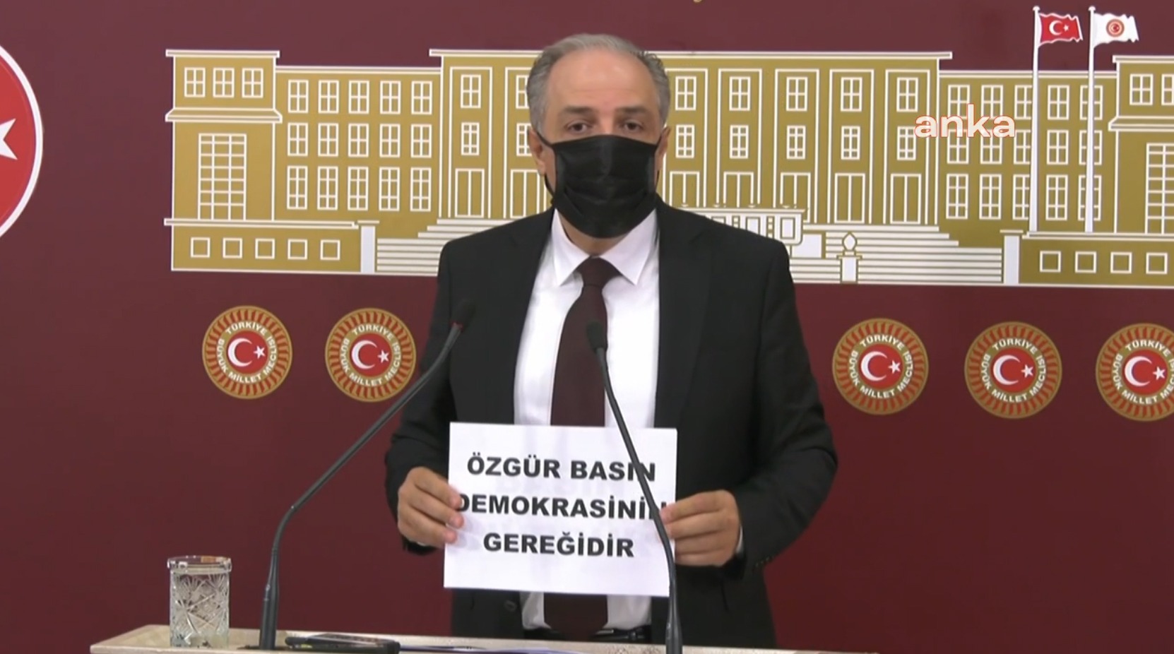 DEVA Partisi Genel Başkan Yardımcısı Mustafa Yeneroğlu, TBMM Genel Kurulu'nda