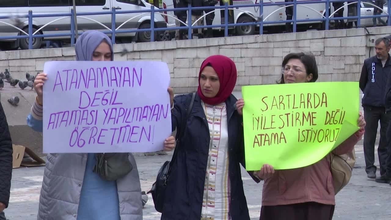 Ücretli öğretmenler, kadro talebiyle bugün Ankara’da eylem yaptı. Ücretli öğretmenler