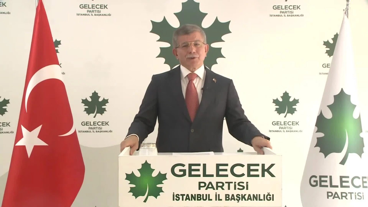 Gelecek Partisi Genel Başkanı Ahmet Davutoğlu, başörtüsü konusunu görüşmek üzere