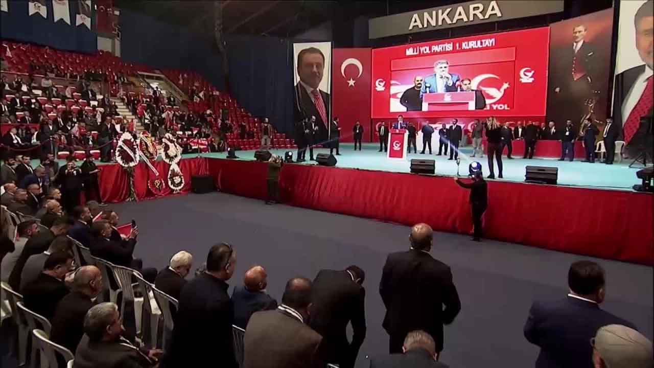 Milli Yol Partisi Genel Başkanı Remzi Çayır, partisinin 1. Olağan