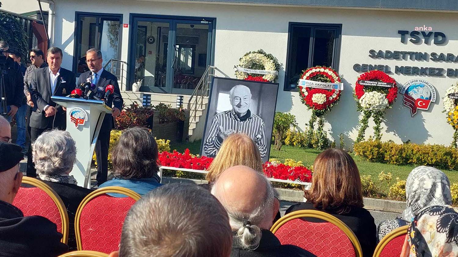Türk spor basınının efsane ismi, sunucu Halit Kıvanç, son yolculuğuna