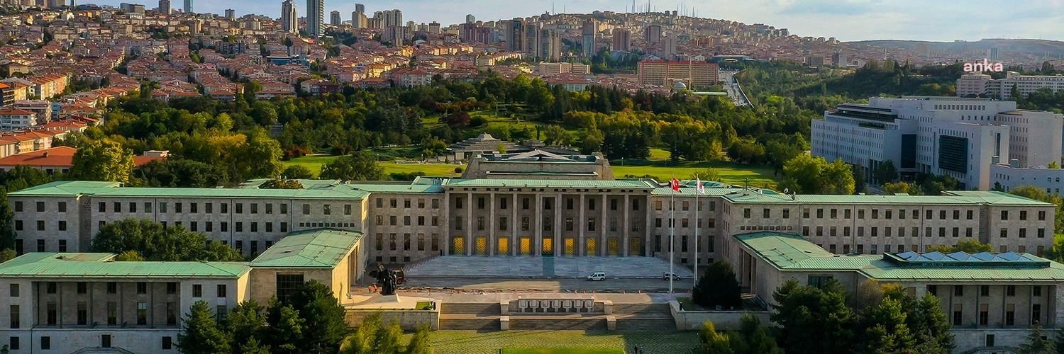 Cumhurbaşkanı Recep Tayyip Erdoğan'ın imzasını taşıyan 2023 Yılı Merkezi Yönetim
