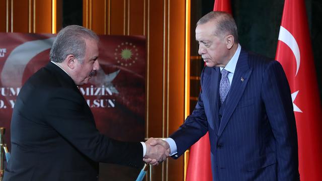 Cumhurbaşkanı Recep Tayyip Erdoğan, 29 Ekim Cumhuriyet Bayramı tebriklerini, Cumhurbaşkanlığı’nda