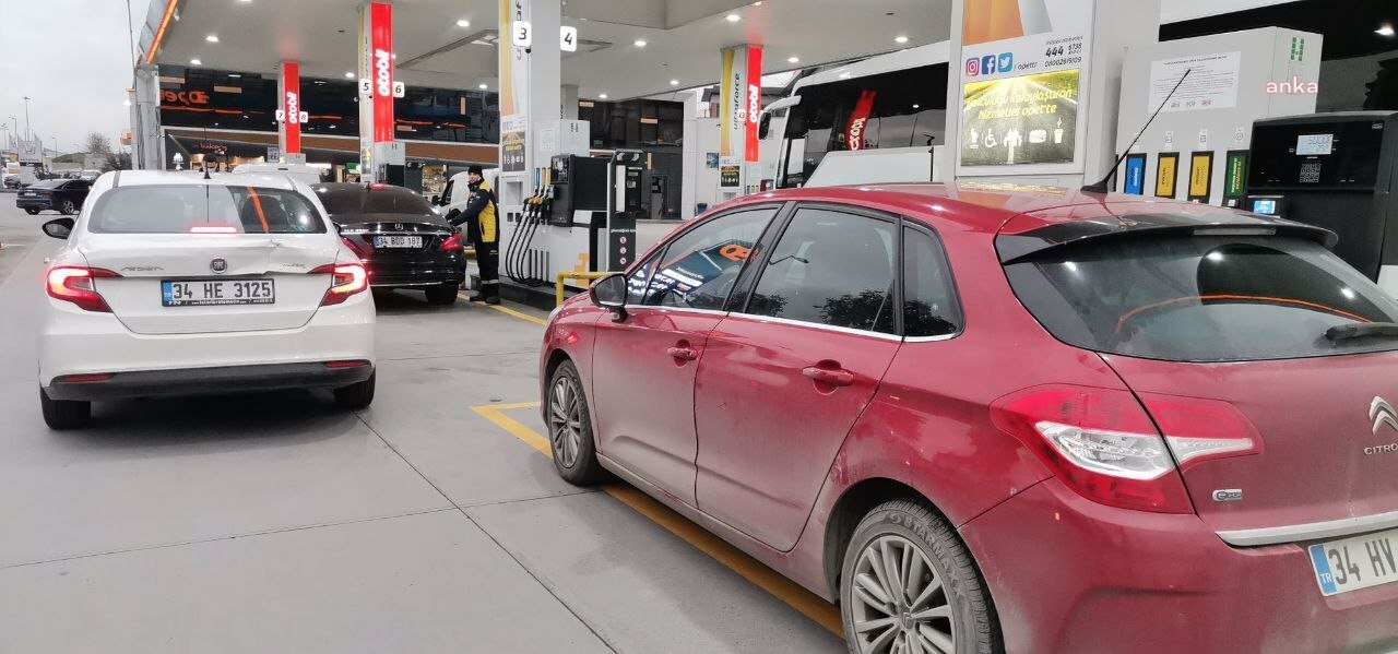 Uluslararası akaryakıt fiyatlarındaki artış ve TL'deki değer kaybı, pompa fiyatlarına