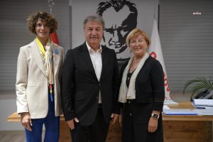 Bornovali Minik Muzisyenler Cumhuriyet Icin Calacak