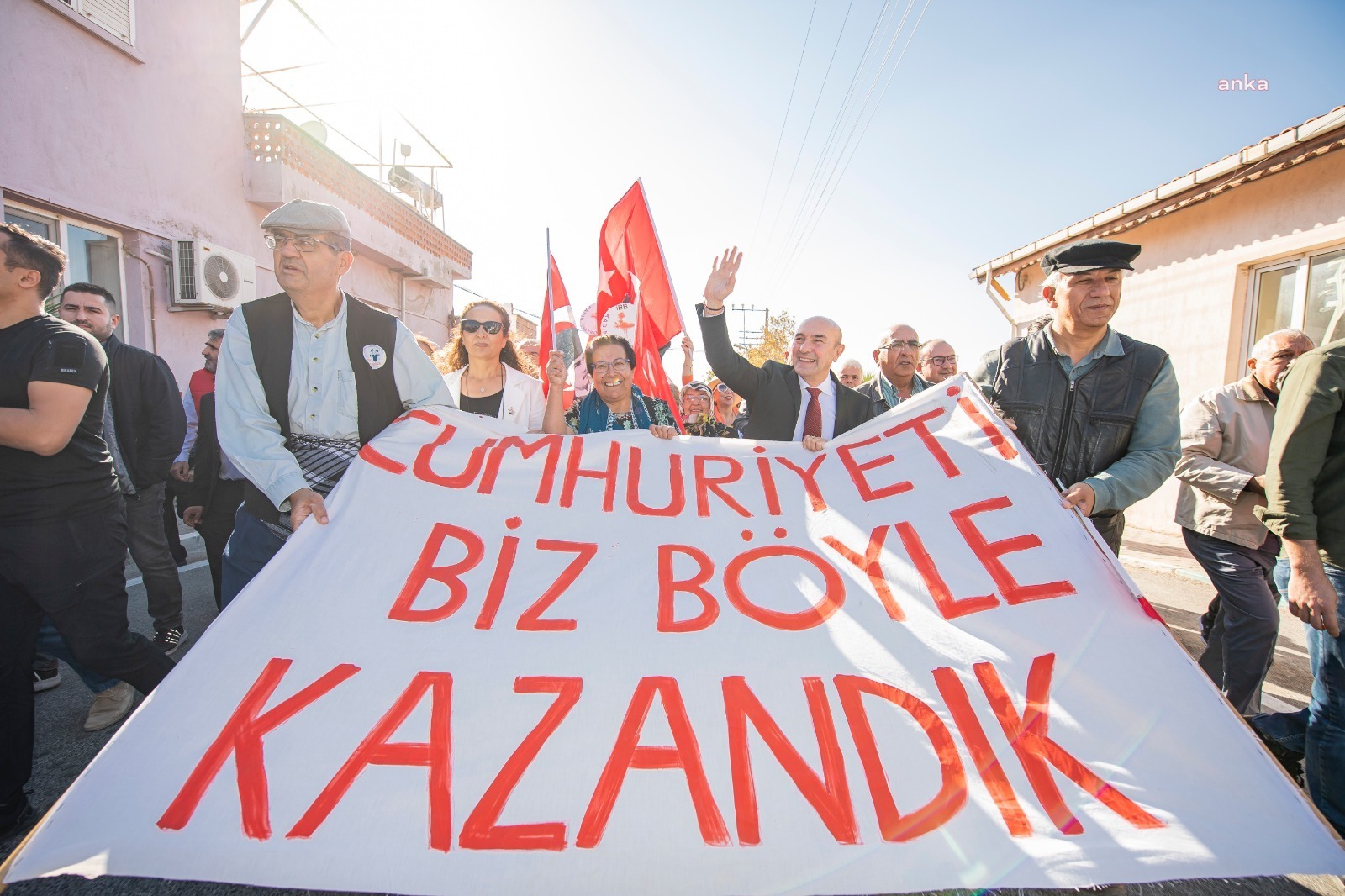 İzmir Büyükşehir Belediyesi 29 Ekim kutlamalarını Cumhuriyet Bayramı’nın arifesinde Bergama'nın