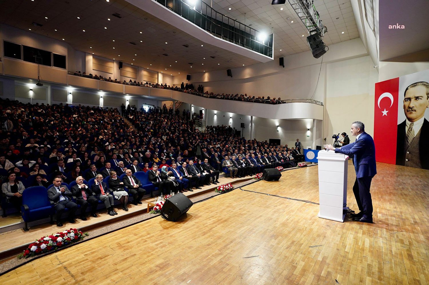 Milli Eğitim Bakanı Mahmut Özer, kariyer basamaklarında sınav sistemini eleştiren