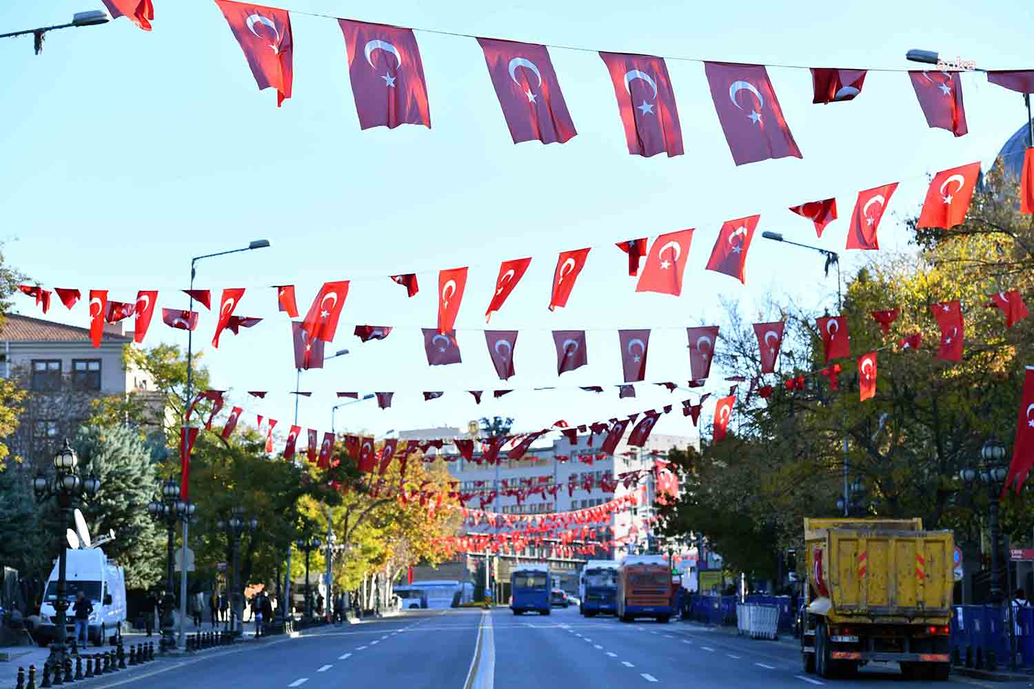 Ankara Büyükşehir Belediyesi, 29 Ekim Cumhuriyet Bayramı’nı coşkuyla kutlamaya devam