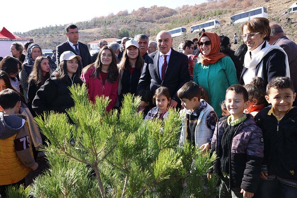 Keçiören Belediyesi Milli Ağaçlandırma Günü kapsamında ilçedeki Kösrelik Mesire Alanı’nda