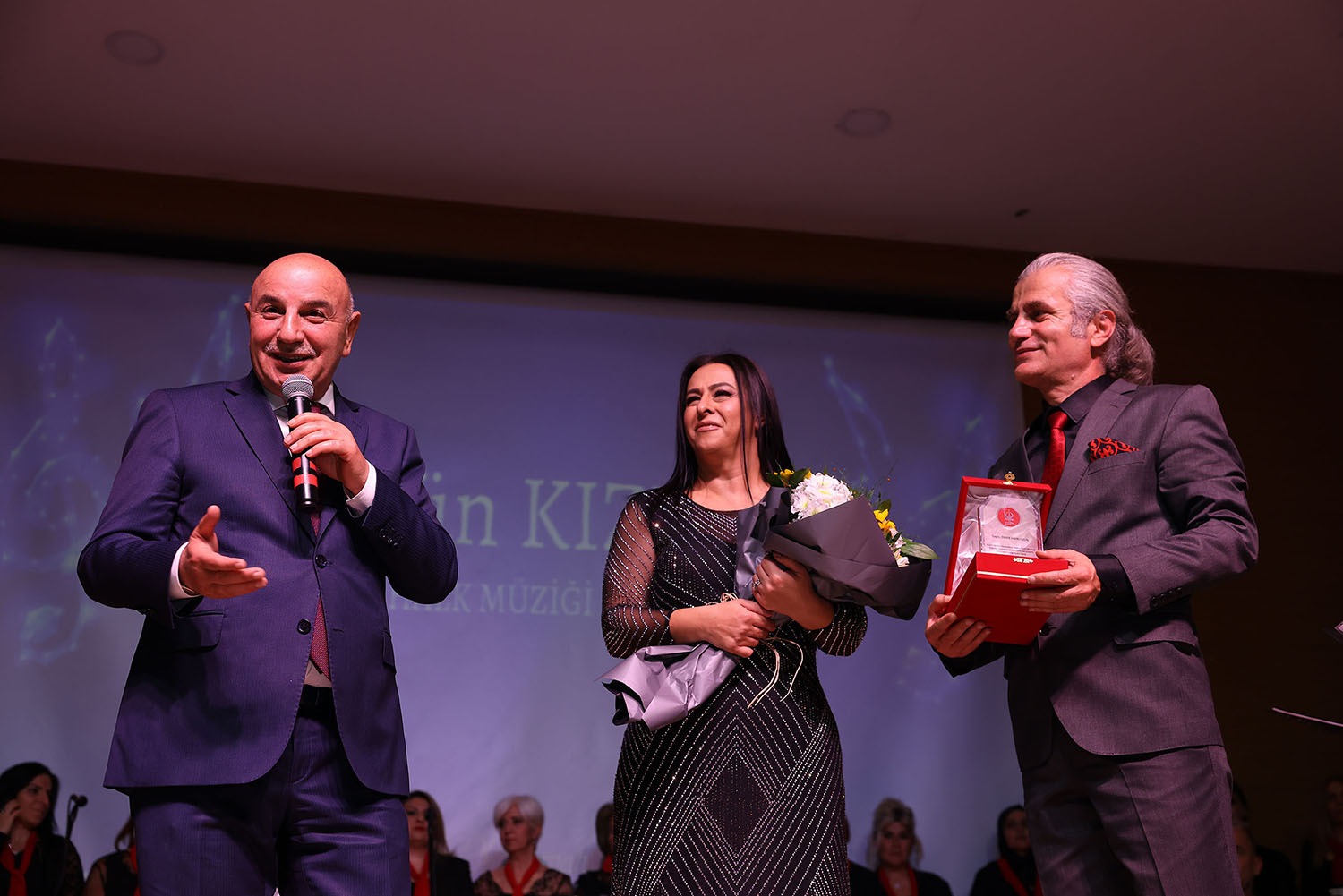Keçiören Belediyesi Konservatuvarı tarafından ilçedeki Yunus Emre Kültür Merkezi’nde TRT Yurttan