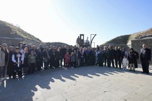 Ertugrul Baskan Sehit Aileleri Ile Birlikte Canakkale'de