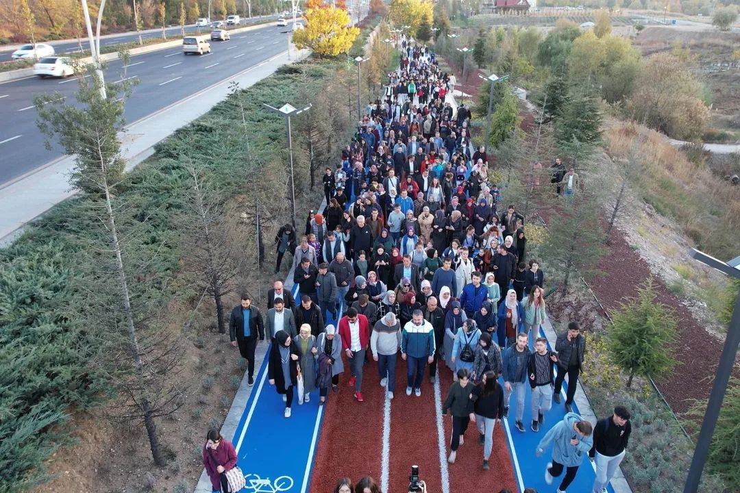 Başkan Ertuğrul Çetin Endemik Vadi'de,Pursaklar Belediyesi tarafından hareketli ve sağlıklı