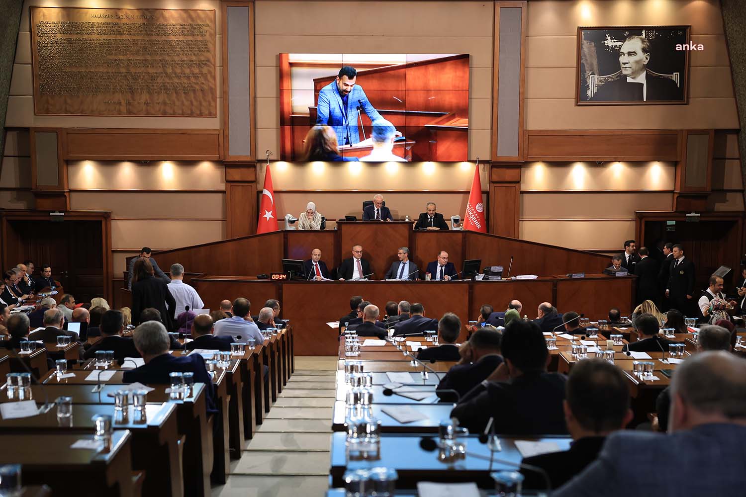 İstanbul Büyükşehir Belediyesi (İBB) kasım ayı meclis toplantısında ilçe belediyelerinin