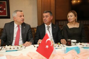 Gagauz Turkleri Baskan Simsek’i ve Golbasi’ni Ziyaret Etti