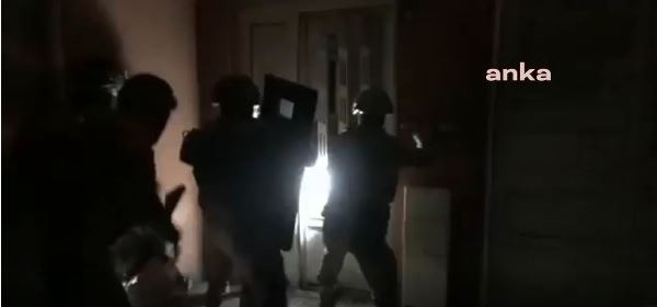 İstanbul’da Terör Örgütü IŞİD ve El Kaide/HAD’a Operasyon: 18 Gözaltı İstanbul’un 12 ilçesinde, IŞİD ve El Kaide ile onun alt