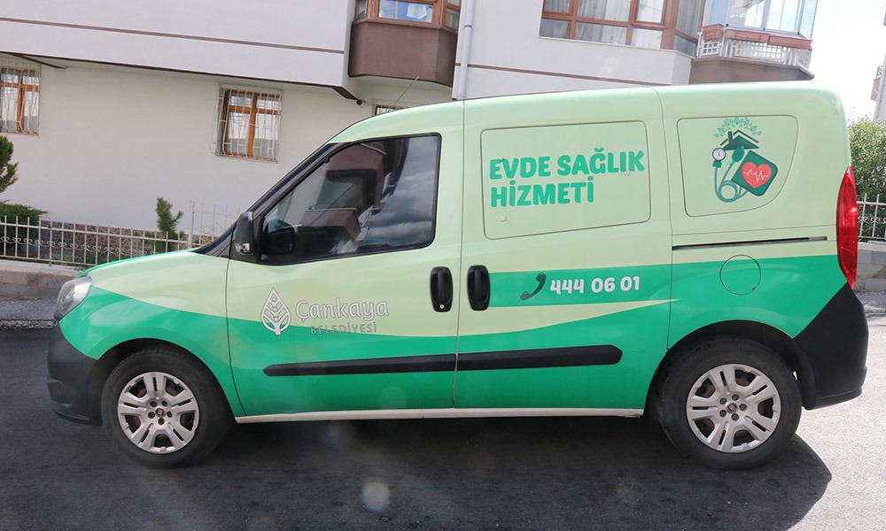 Çankaya Belediyesinin Evde Bakım Hizmetleri arasında yer alan Evde Sağlık Birimi, pansuman, enjeksiyon, tansiyon