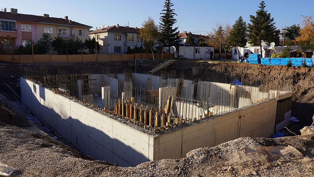 Keçiören Belediyesinin destekleriyle ilçedeki Ovacık Mahallesi’ne inşa edilen cemevinde hummalı