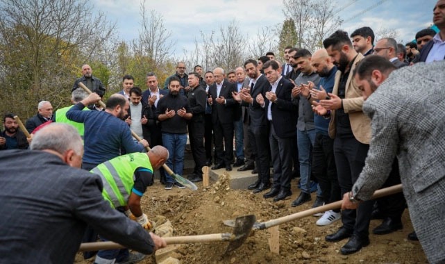 CHP Lideri Kılıçdaroğlu’nun Kardeşi Celal Kılıçdaroğlu Son Yolculuğuna Uğurlandı CHP Genel Başkanı Kemal Kılıçdaroğlu’nun kardeşi Celal Kılıçdaroğlu, Kocaeli Tavşantepe