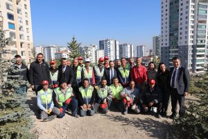 Etimesgut'ta Milli Agaclandirma Gunu'nde 1211 Agac Dikildi